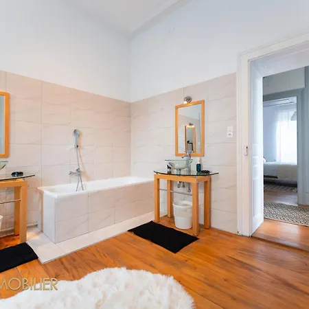 Le Premium - Parking Center *